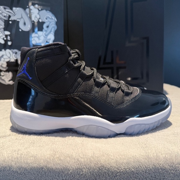 Air Jordan 11 Space Jam Edition **2016** - Picture 3 of 8
